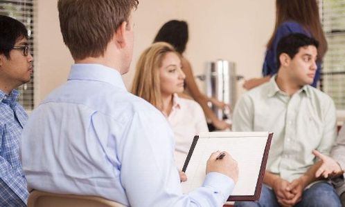 2021年職業(yè)選擇 心理咨詢證書(shū)與健康管理證書(shū)的深度對(duì)比與決策指南